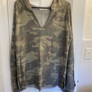 Women’s hoodie w/ camo design